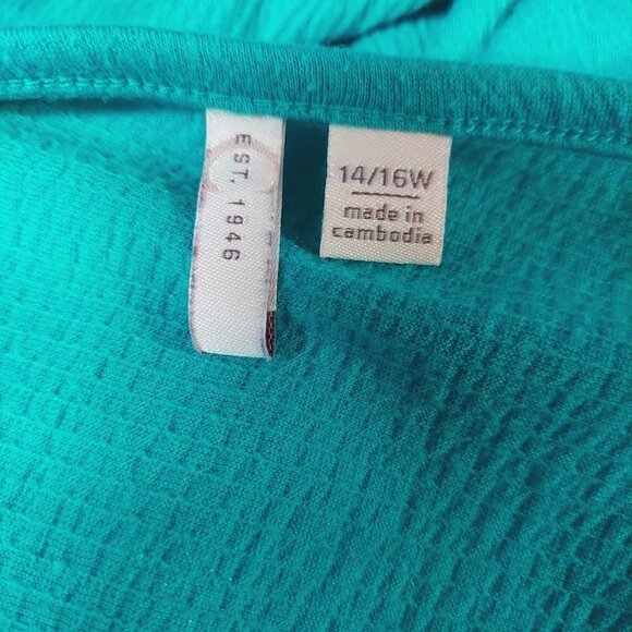 Cato Women's Plus Size Textured Green Cold Shoulder Tie Sleeve Top - Picture 5 of 7